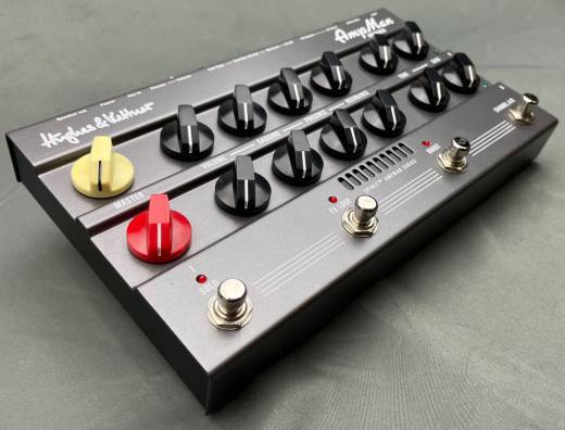 Hughes & Kettner - AmpMan Modern Floor Amplifier 2